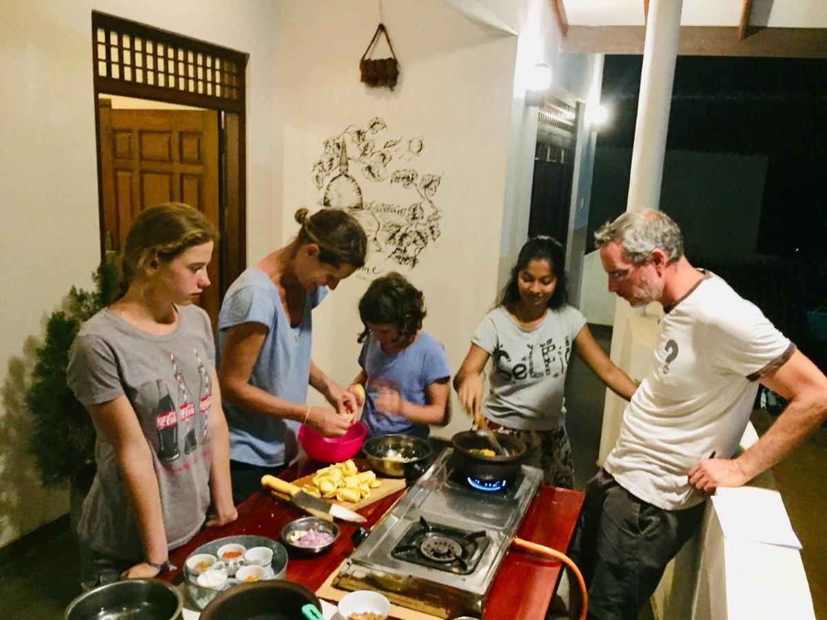 Sweet Home Tourist Rest, Cooking Classes & Tours Anuradhapura Zewnętrze zdjęcie