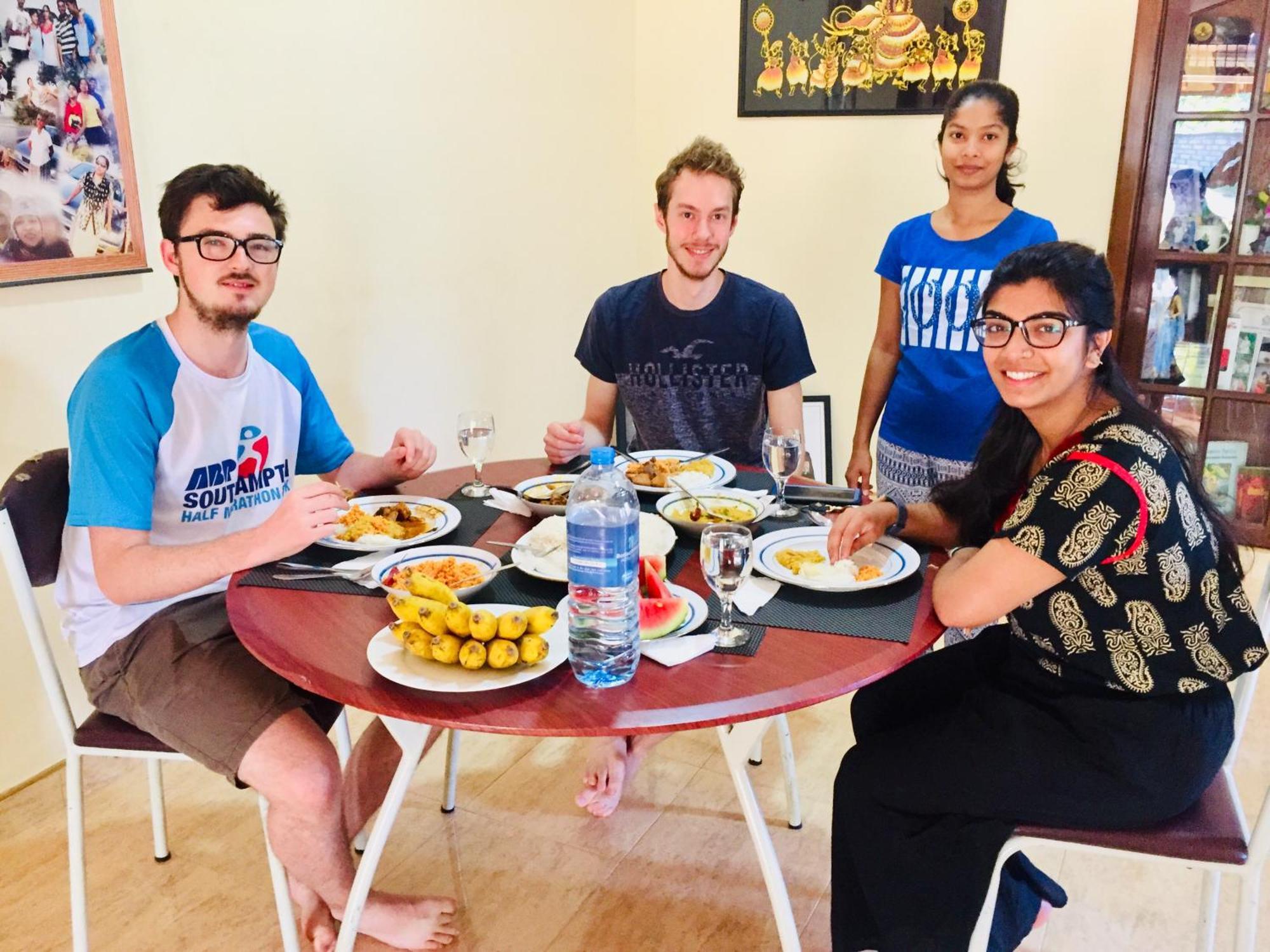 Sweet Home Tourist Rest, Cooking Classes & Tours Anuradhapura Zewnętrze zdjęcie