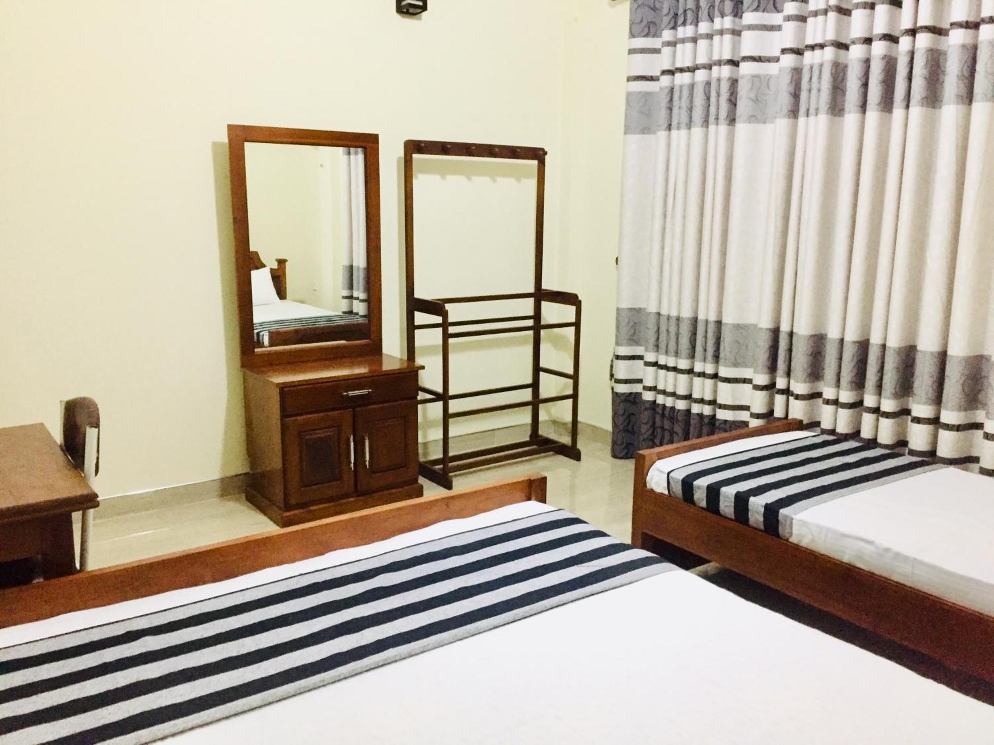 Sweet Home Tourist Rest, Cooking Classes & Tours Anuradhapura Zewnętrze zdjęcie