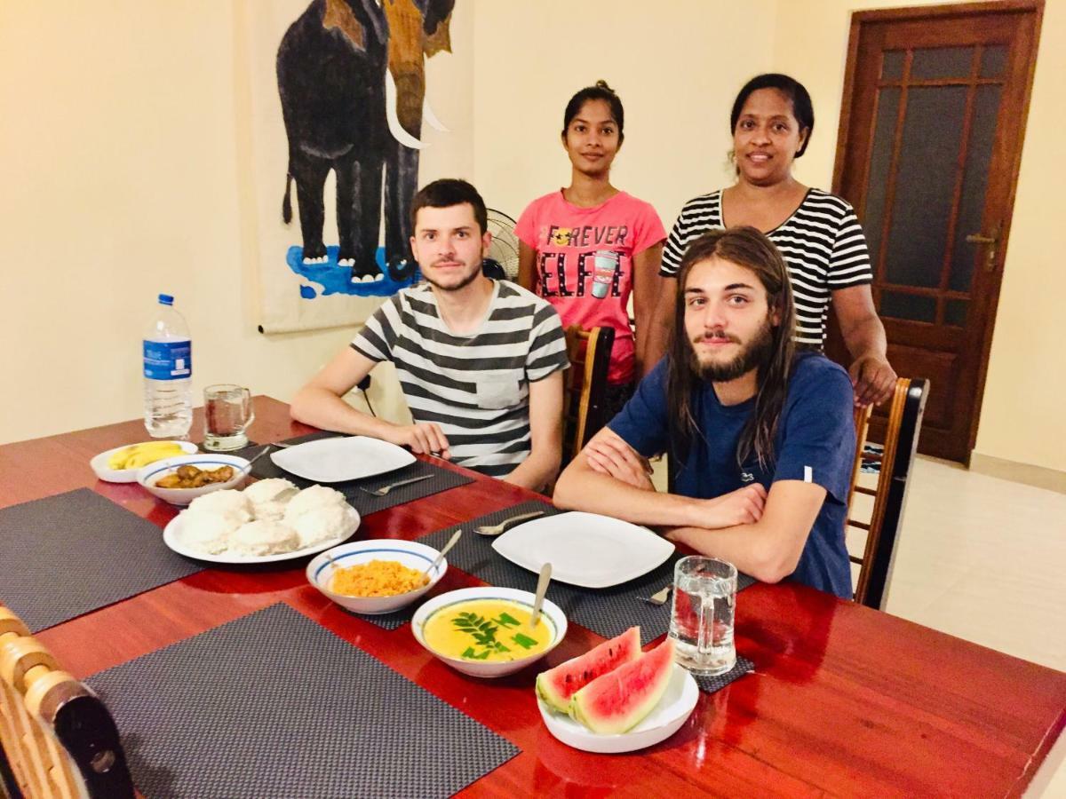 Sweet Home Tourist Rest, Cooking Classes & Tours Anuradhapura Zewnętrze zdjęcie